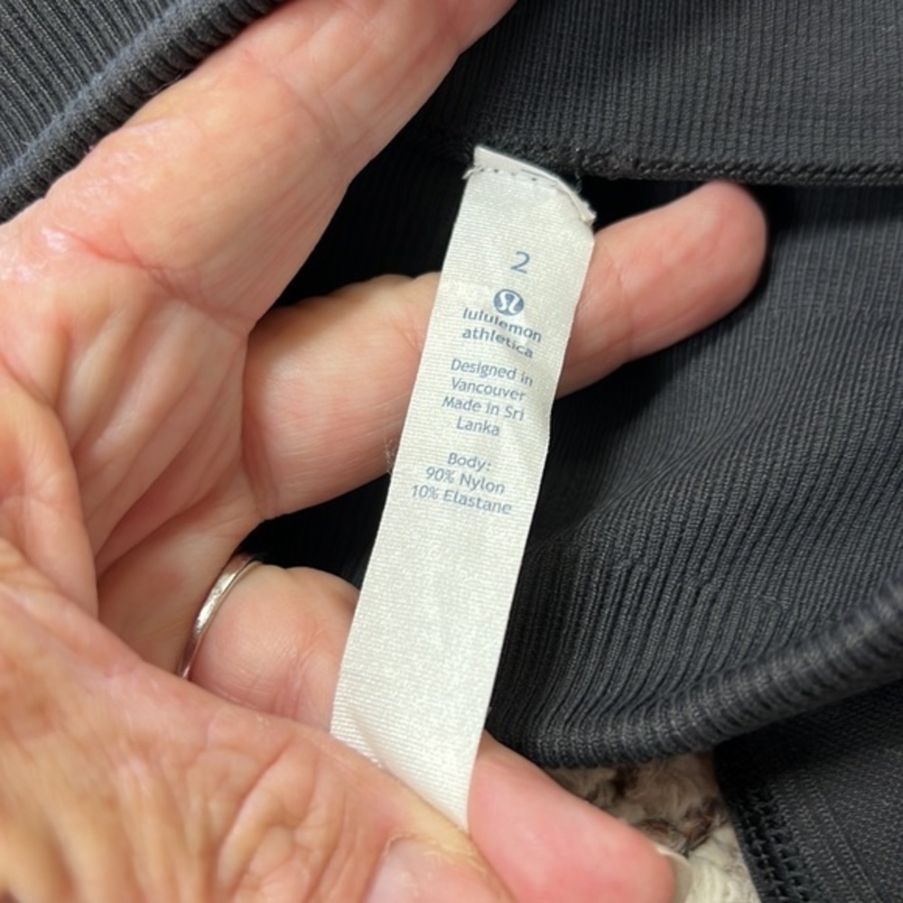 Lululemon - Picture 5 of 6
